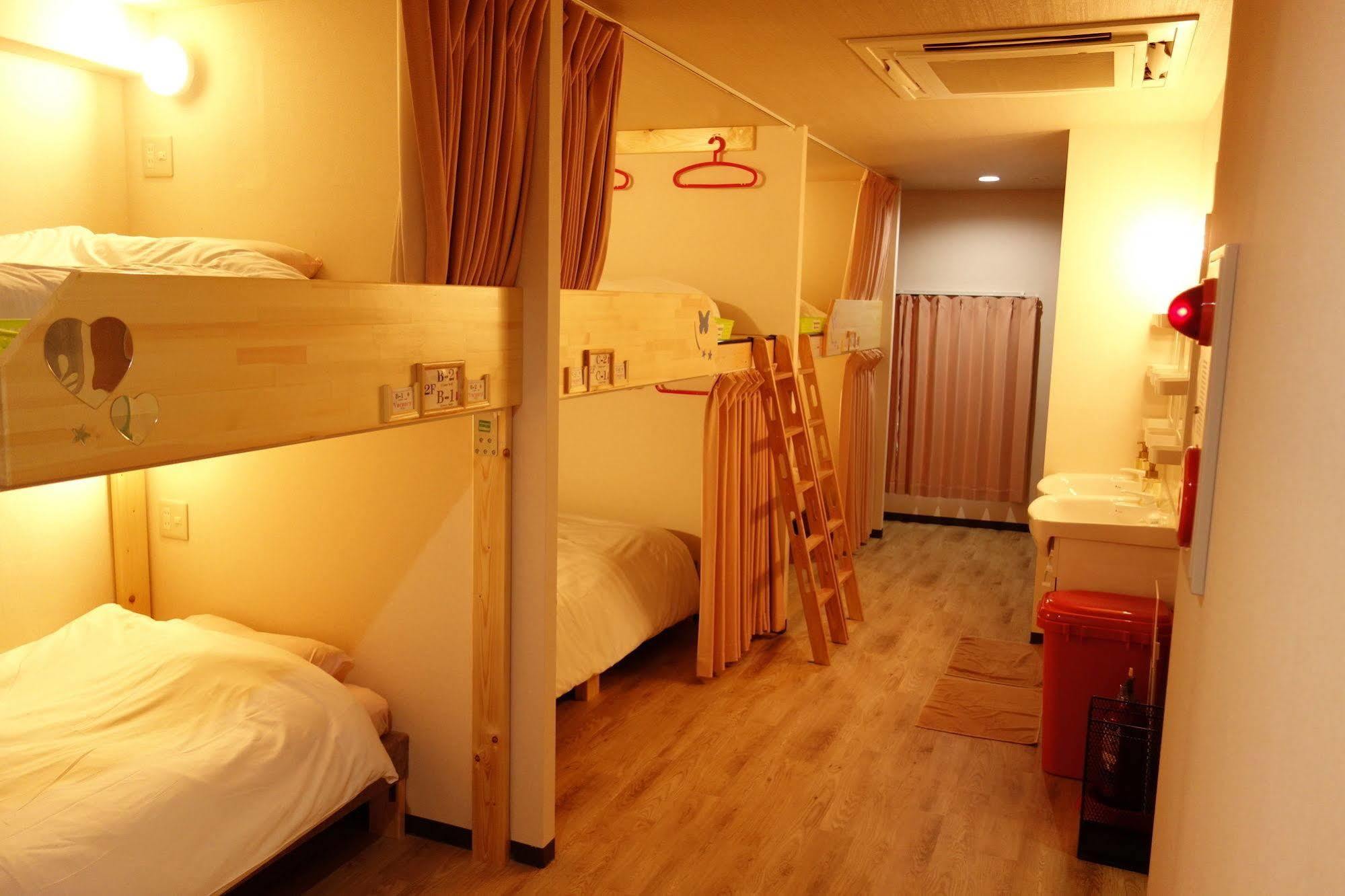 Ken'S House Hotel Osaka Exterior photo