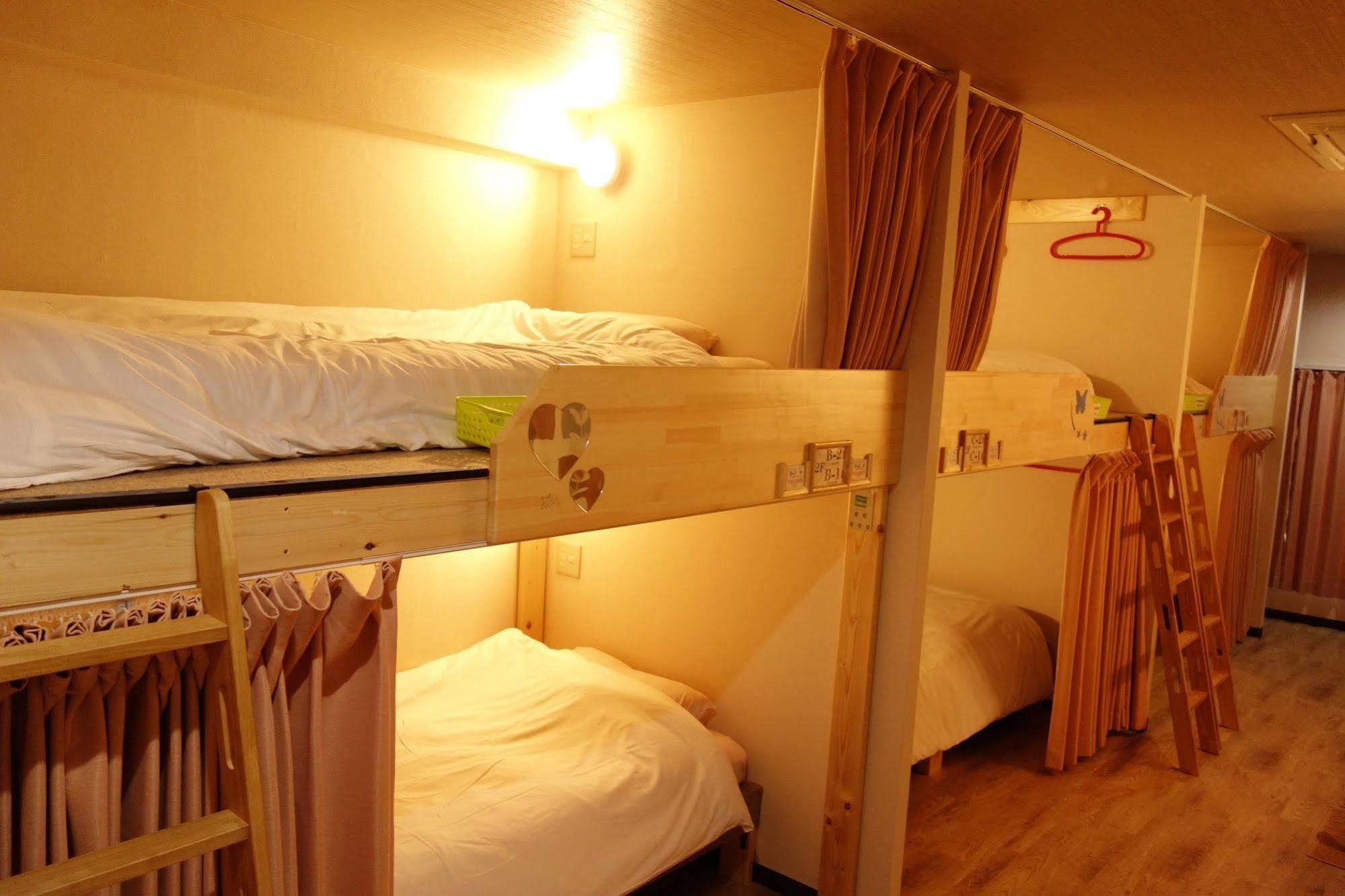 Ken'S House Hotel Osaka Exterior photo